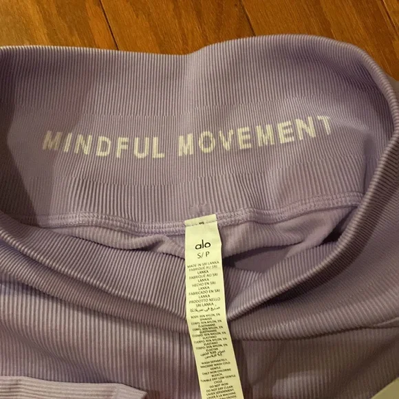 NWT Alo yoga biker short - Picture 3 of 5